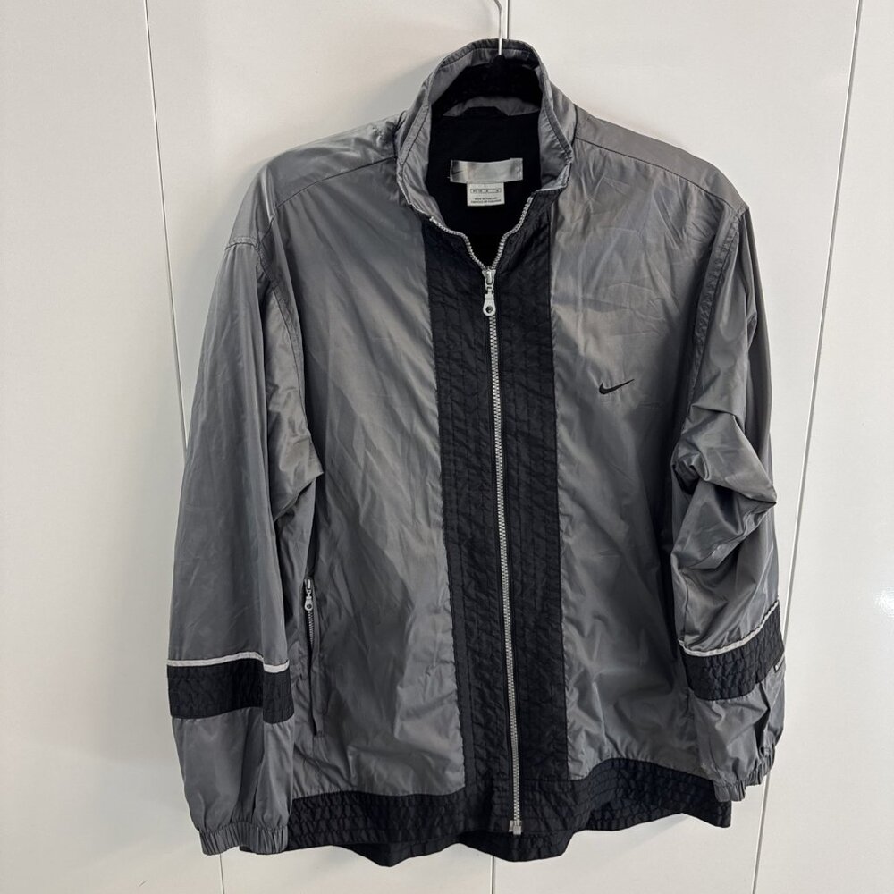 Vintage‎ Y2K Nike Jacket Size Women’s Medium Cinch Waist Pockets Gray Black